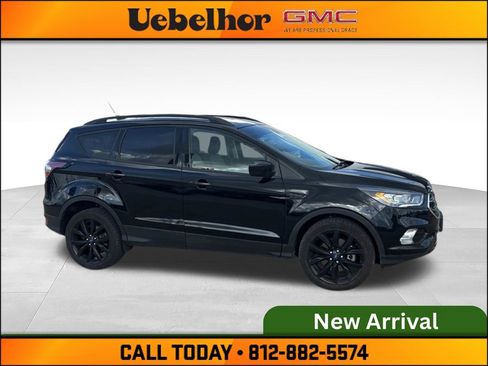 Used 2018 Ford Escape SE w/ SE Sport Appearance Package AWD/4WD image 2