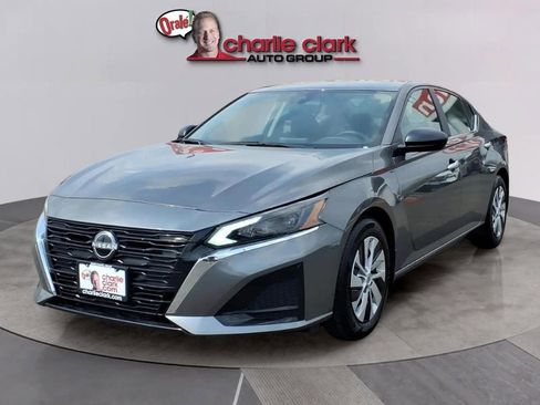 Used 2025 Nissan Altima 2.5 S FWD image 1
