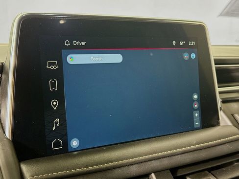 Used 2022 GMC Yukon XL SLT w/ SLT Premium Package RWD image 16