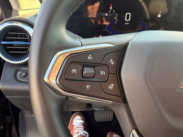 Used 2024 Chevrolet Trax LT w/ LT Convenience Package FWD image 14