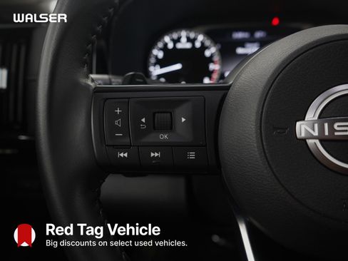 Used 2025 Nissan Pathfinder SV AWD/4WD image 24