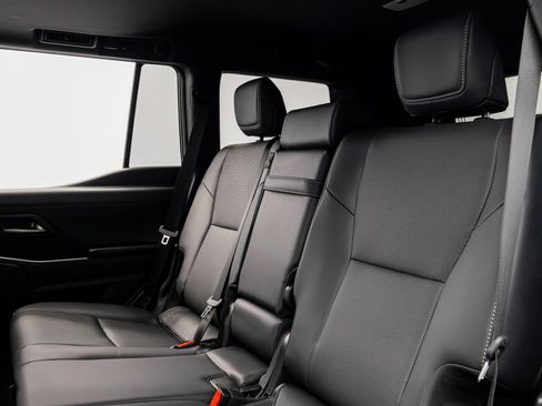 Used 2025 Lexus GX 550 w/ Cold Area Package AWD/4WD image 33