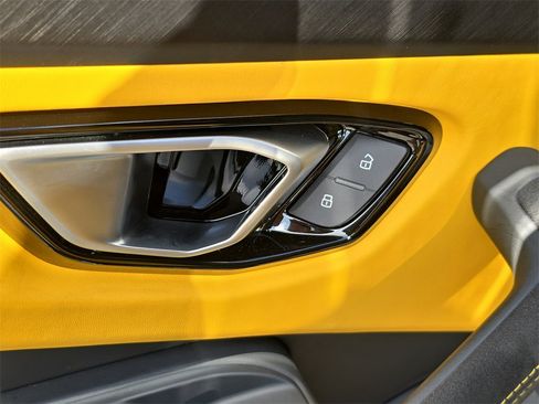 Used 2023 Lamborghini Urus S image 17