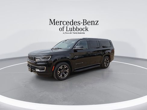 Used 2024 Jeep Wagoneer L Series III w/ Flexible Seating Group AWD/4WD image 4