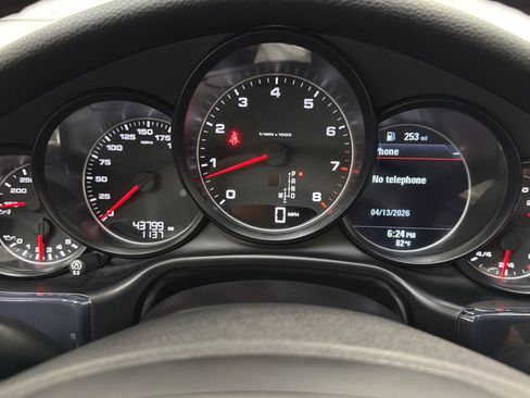 Used 2016 Porsche Panamera 4 AWD/4WD image 28
