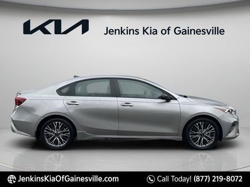 Used 2023 Kia Forte GT-Line FWD image 2