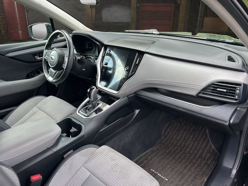 Used 2023 Subaru Outback Premium AWD/4WD image 18