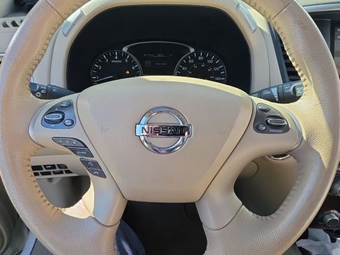 Used 2013 Nissan Pathfinder SL image 15