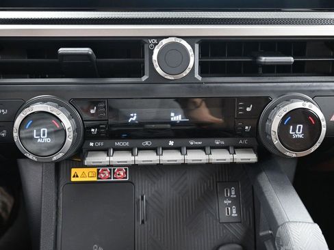 Certified 2025 Toyota 4Runner Limited image 22