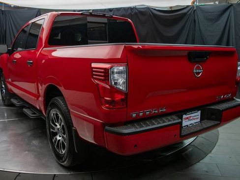 Used 2024 Nissan Titan SV w/ SV Convenience Package image 9
