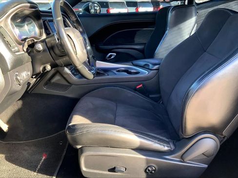 Used 2019 Dodge Challenger R/T w/ Plus Package image 7