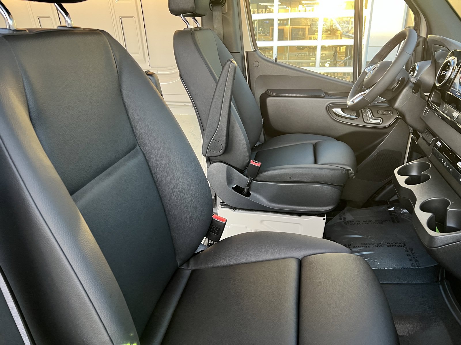 Used 2025 Mercedes-Benz Sprinter 2500 image 22