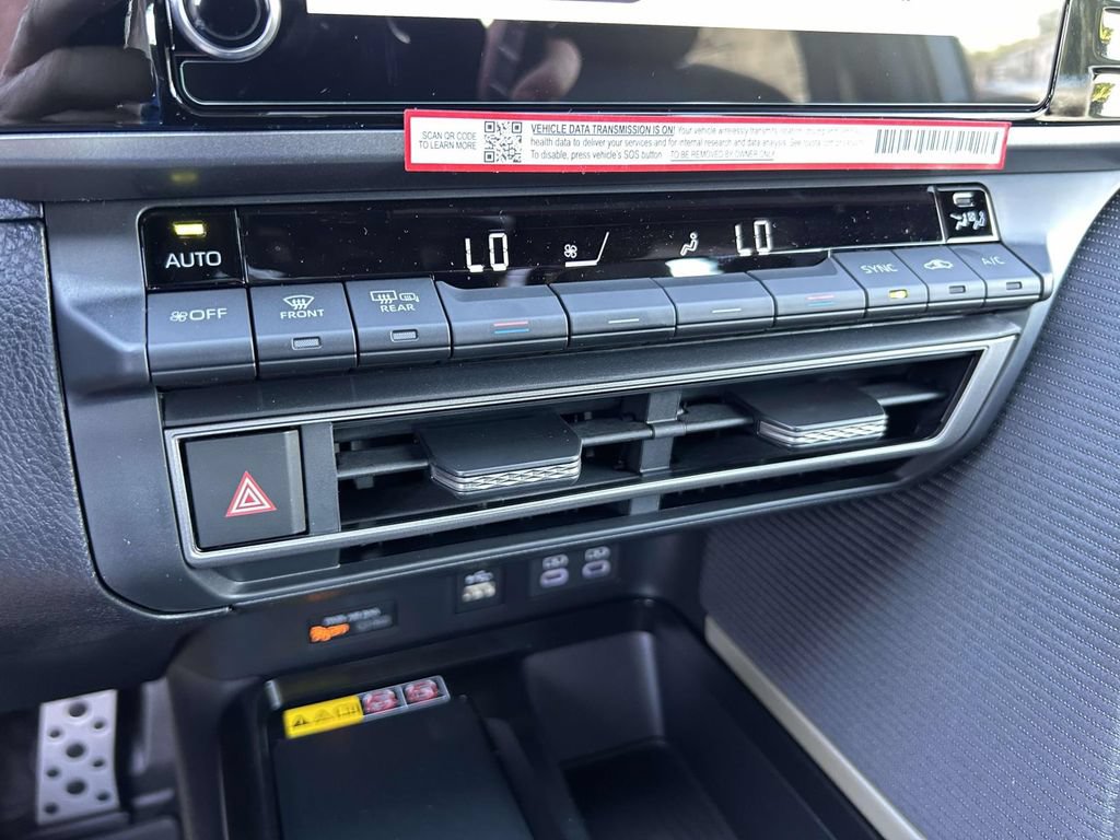 New 2026 Toyota Camry Hybrid FWD image 23