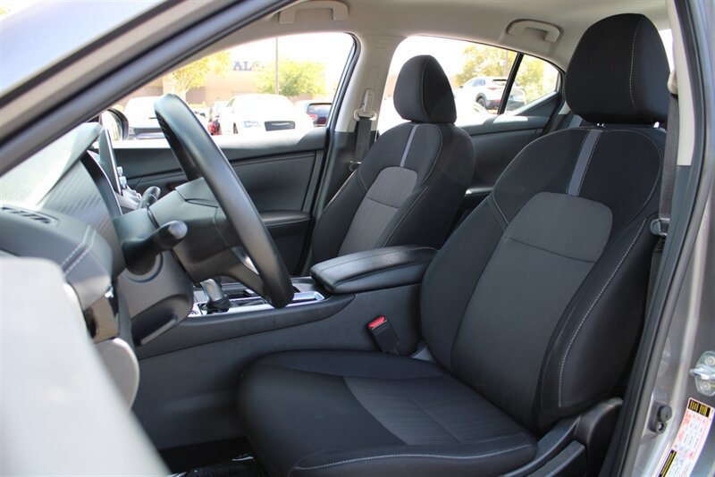 Used 2024 Nissan Sentra SV FWD image 14