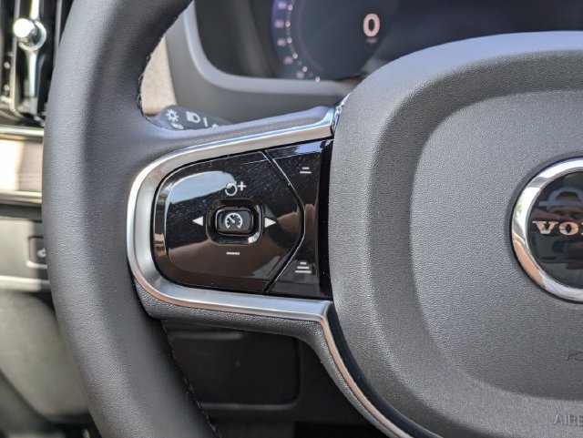 New 2026 Volvo XC90 T8 Plus w/ Protection Package Premier AWD/4WD image 27