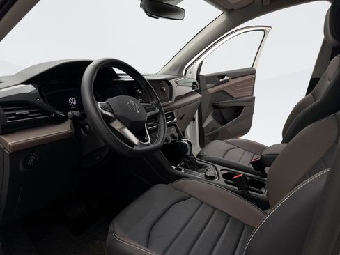 Used 2024 Volkswagen Taos SEL image 10