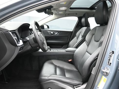 Used 2024 Volvo S60 B5 Core AWD/4WD image 10