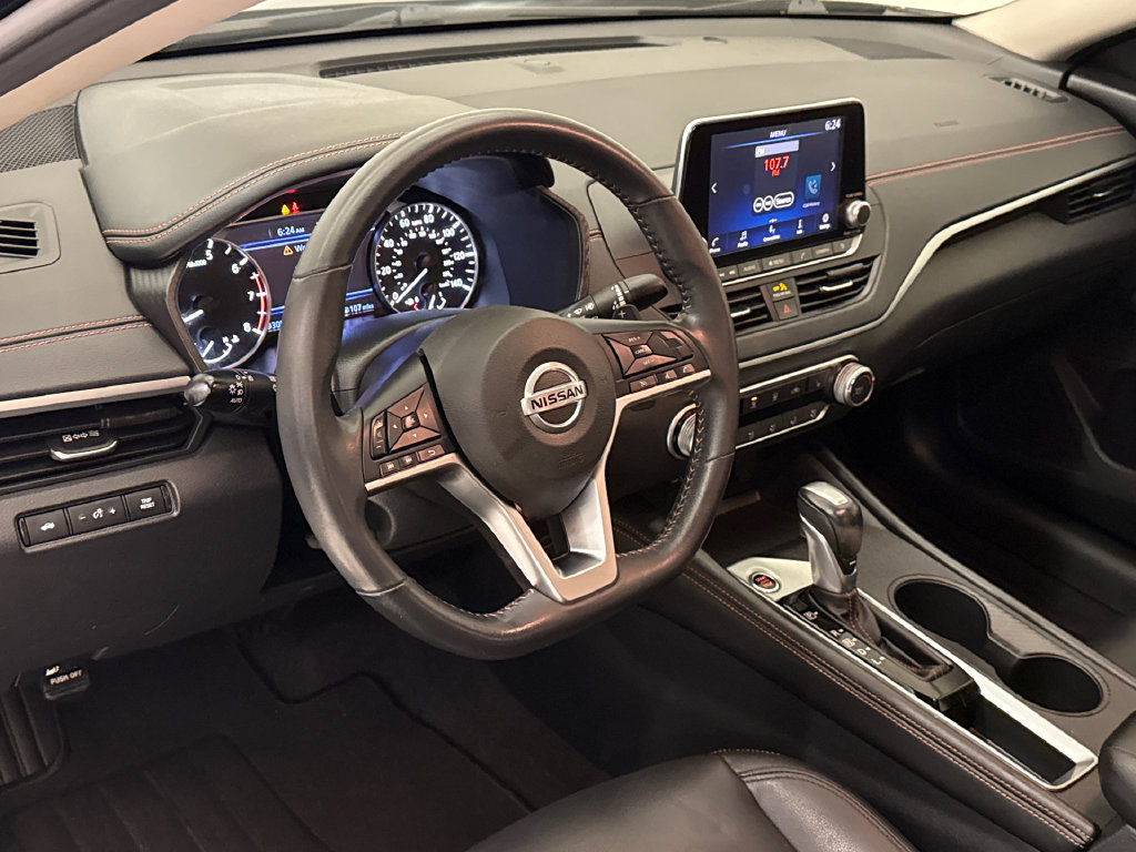 Used 2022 Nissan Altima 2.5 SR w/ Midnight Edition Package FWD image 19