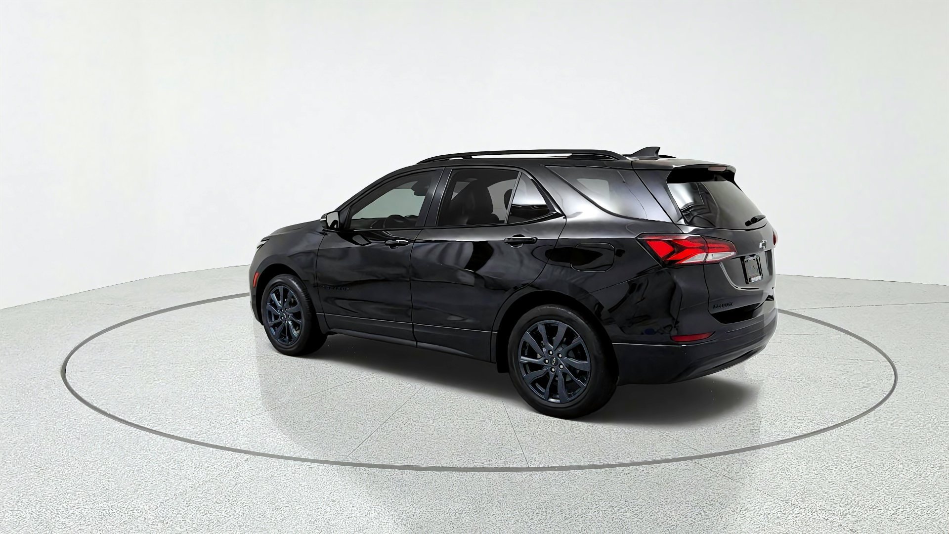 Used 2024 Chevrolet Equinox RS w/ RS Leather Package AWD/4WD image 3