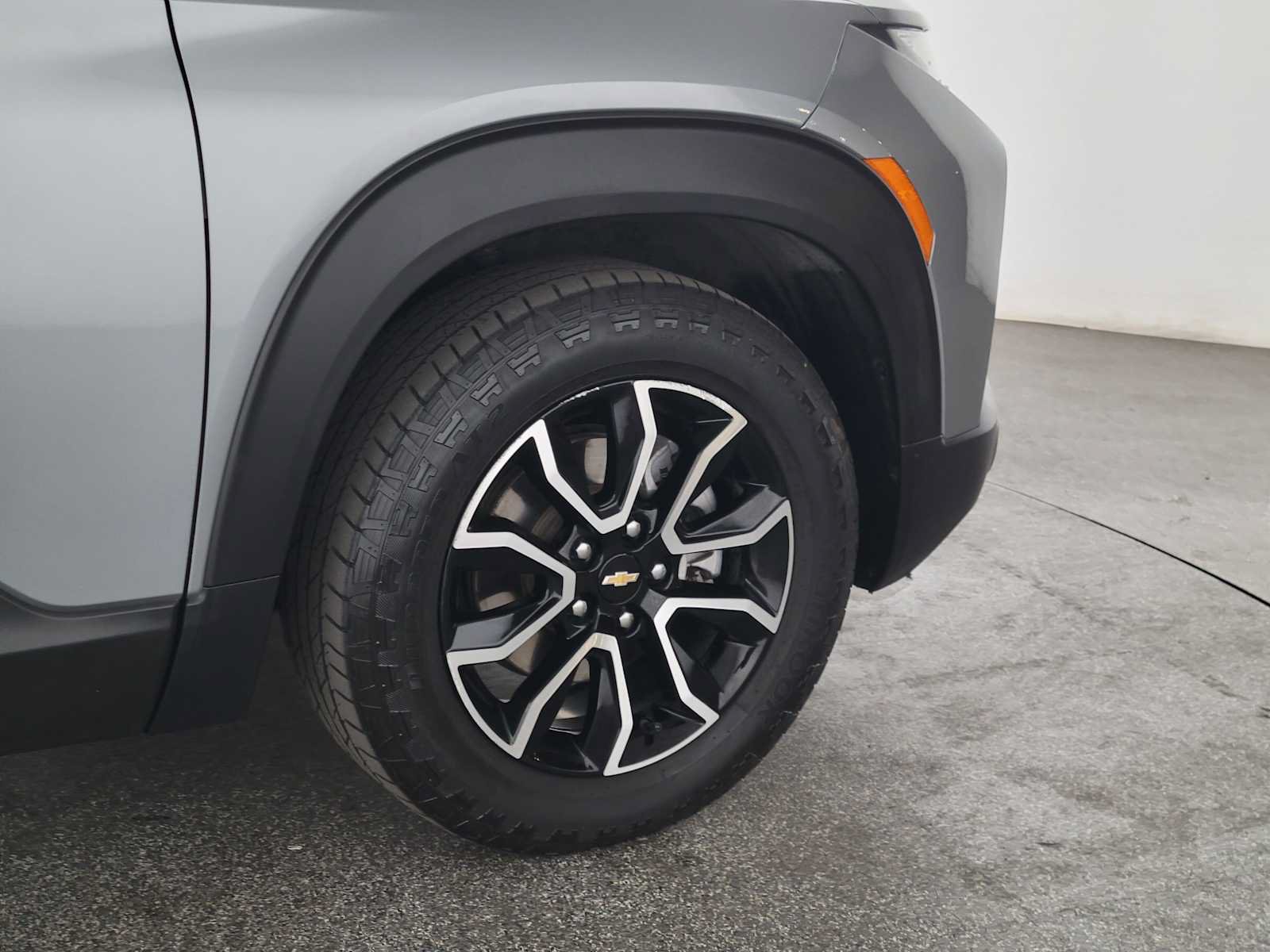 Used 2023 Chevrolet TrailBlazer ACTIV w/ Sun and Liftgate Package FWD image 9