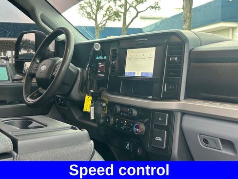 Used 2025 Ford F250 XLT image 27