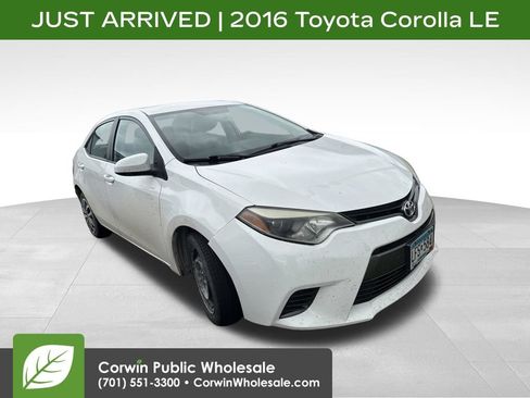 Used 2016 Toyota Corolla LE FWD image 1