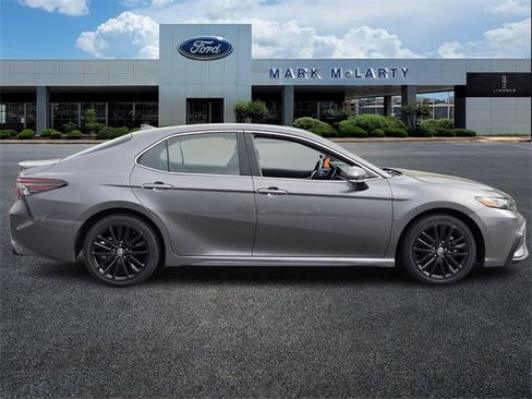 Used 2024 Toyota Camry SE image 6