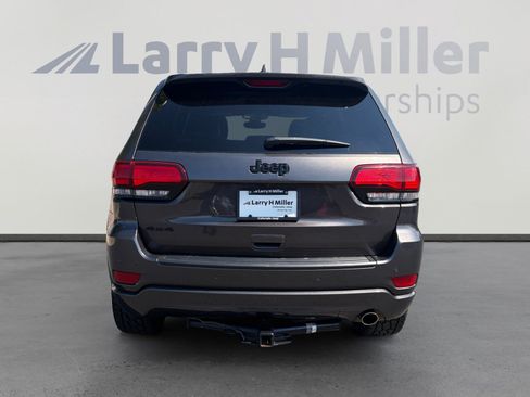 Used 2019 Jeep Grand Cherokee Altitude AWD/4WD image 4