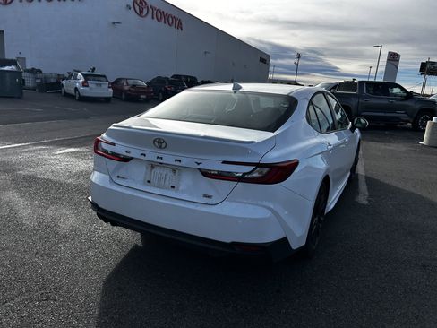Used 2025 Toyota Camry LE image 5