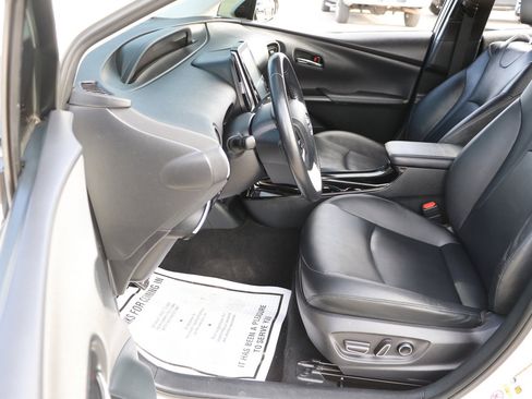 Used 2017 Toyota Prius Prime FWD image 13