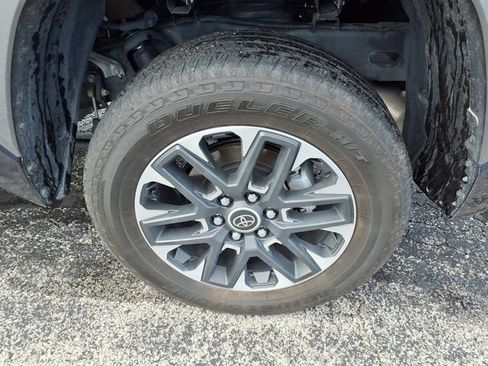 Used 2024 Toyota Tundra Limited AWD/4WD image 17