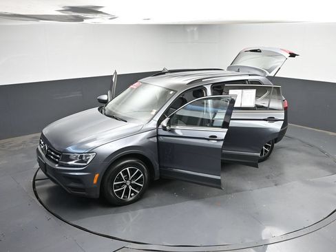 Used 2021 Volkswagen Tiguan SE AWD/4WD image 43