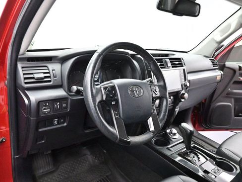 Used 2023 Toyota 4Runner 40th Anniversary SE AWD/4WD image 18