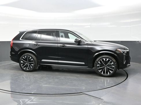 Used 2025 Volvo XC90 B5 Ultra AWD/4WD image 8