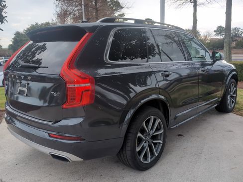 Used 2016 Volvo XC90 T6 Momentum w/ Momentum Plus Package image 10