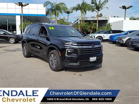 New 2026 Chevrolet Traverse LT w/ Driver Confidence Package image 2