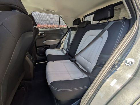 Used 2025 Hyundai Venue SEL FWD image 27