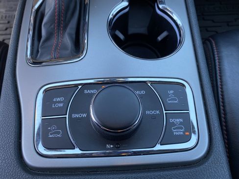 Used 2018 Jeep Grand Cherokee Trailhawk w/ Trailhawk Luxury Group AWD/4WD image 11