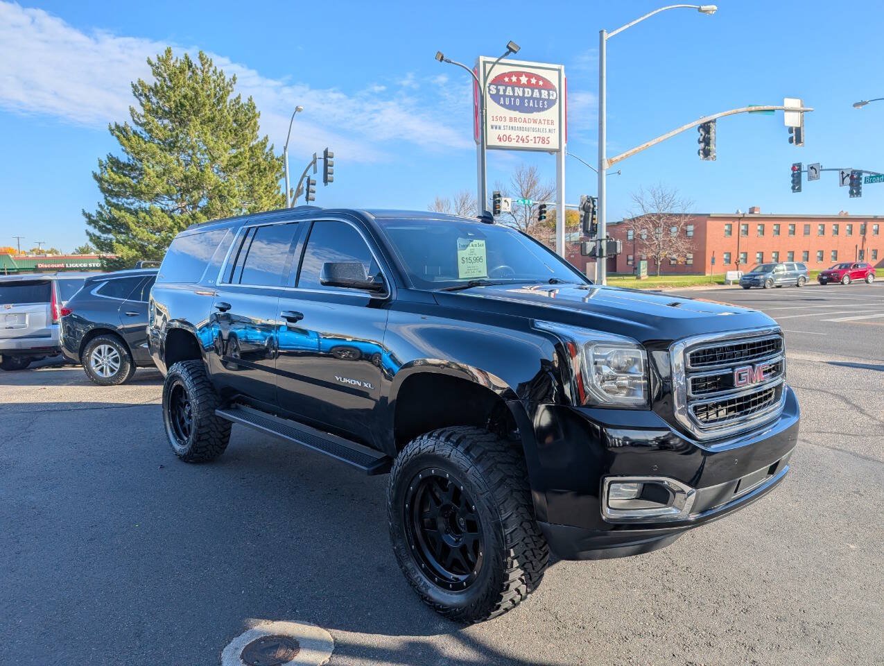 Used 2016 GMC Yukon XL SLT AWD/4WD image 1