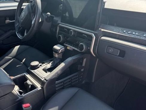 Used 2024 Toyota Tacoma Limited w/ Limited Package (LT) AWD/4WD image 14
