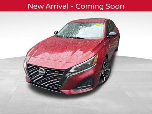 Certified 2023 Nissan Altima 2.5 SR w/ SR Premium Package FWD image 2