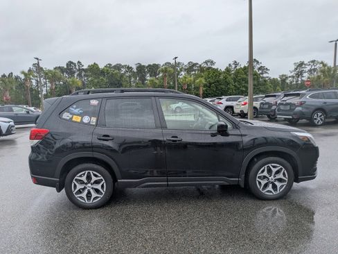 Used 2023 Subaru Forester Premium w/ Popular Package #3 image 3