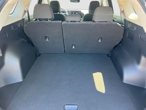 Certified 2025 Kia Sportage LX image 4