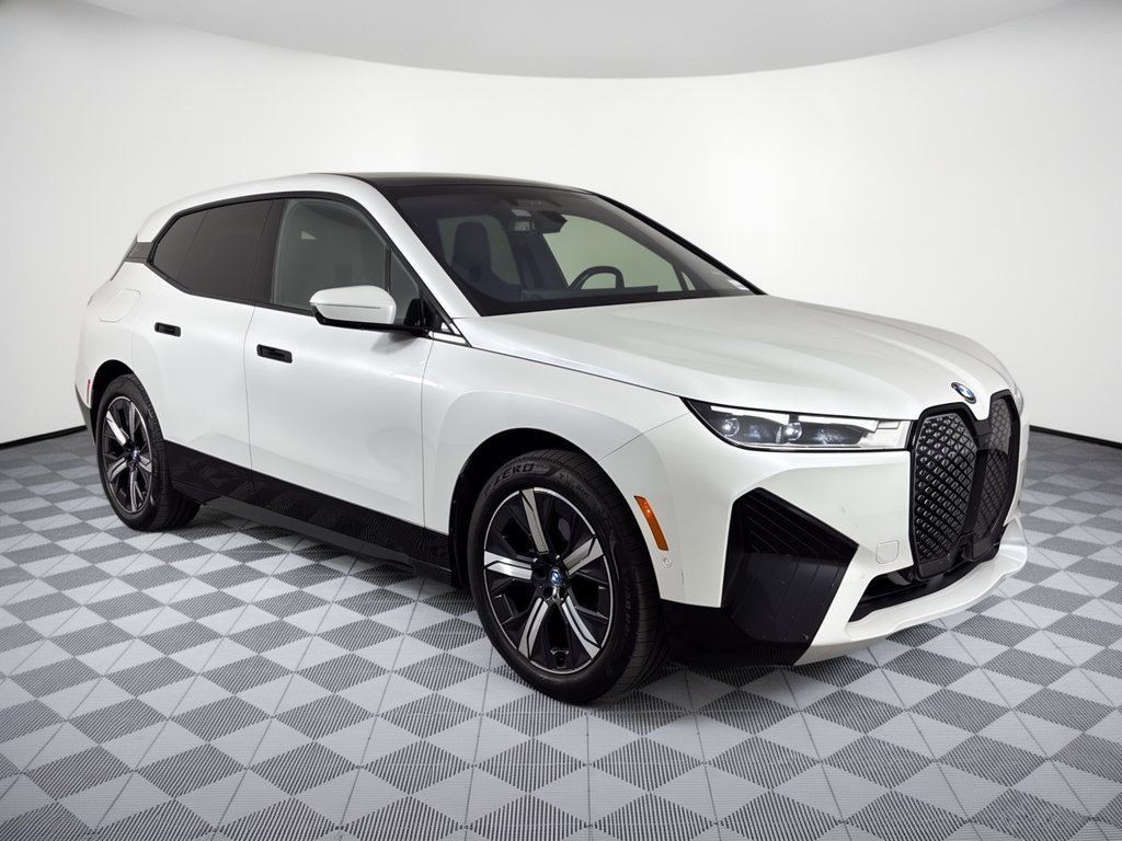 Certified 2024 BMW iX xDrive50 w/ Premium Package AWD/4WD image 7