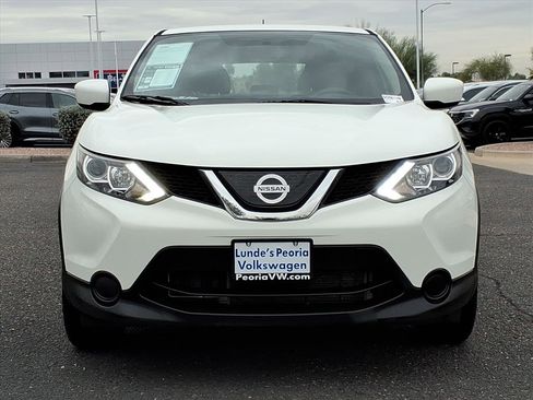 Used 2019 Nissan Rogue Sport S image 2