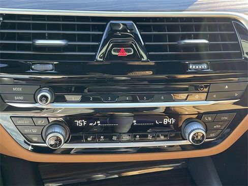 Used 2018 BMW 530i xDrive w/ Premium Package image 29