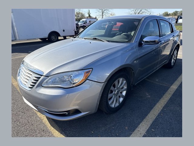 Used 2013 Chrysler 200 Limited FWD image 1