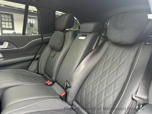 Used 2024 Mercedes-Benz Maybach GLS 600 4MATIC image 29
