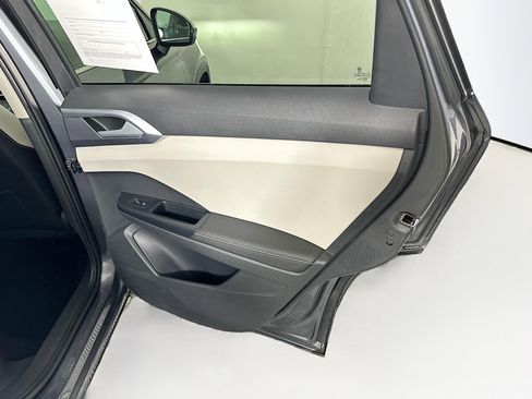 Used 2025 Volkswagen Taos SE FWD image 28