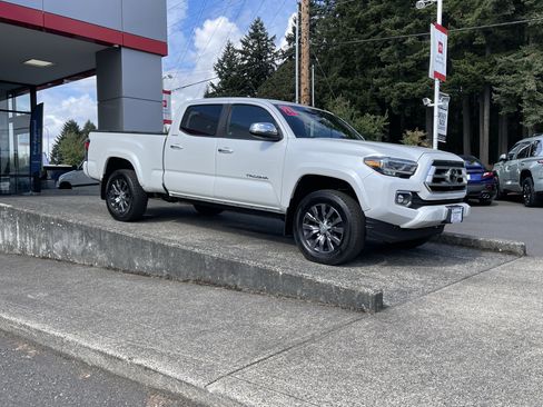Certified 2021 Toyota Tacoma Limited AWD/4WD image 1